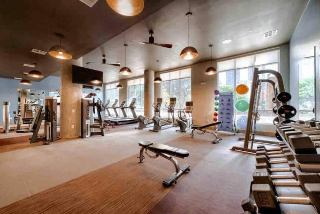 ヒューストンDowntown Living 1Br W/ Free Parking Garageアパートメント エクステリア 写真